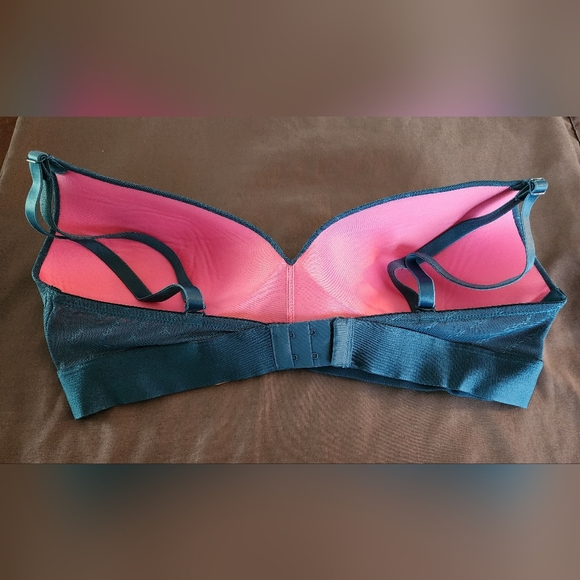 Vs Pink Wireless Lightly Lined Bra Sz 36C NWT Greenish Blue - Picture 2 of 2